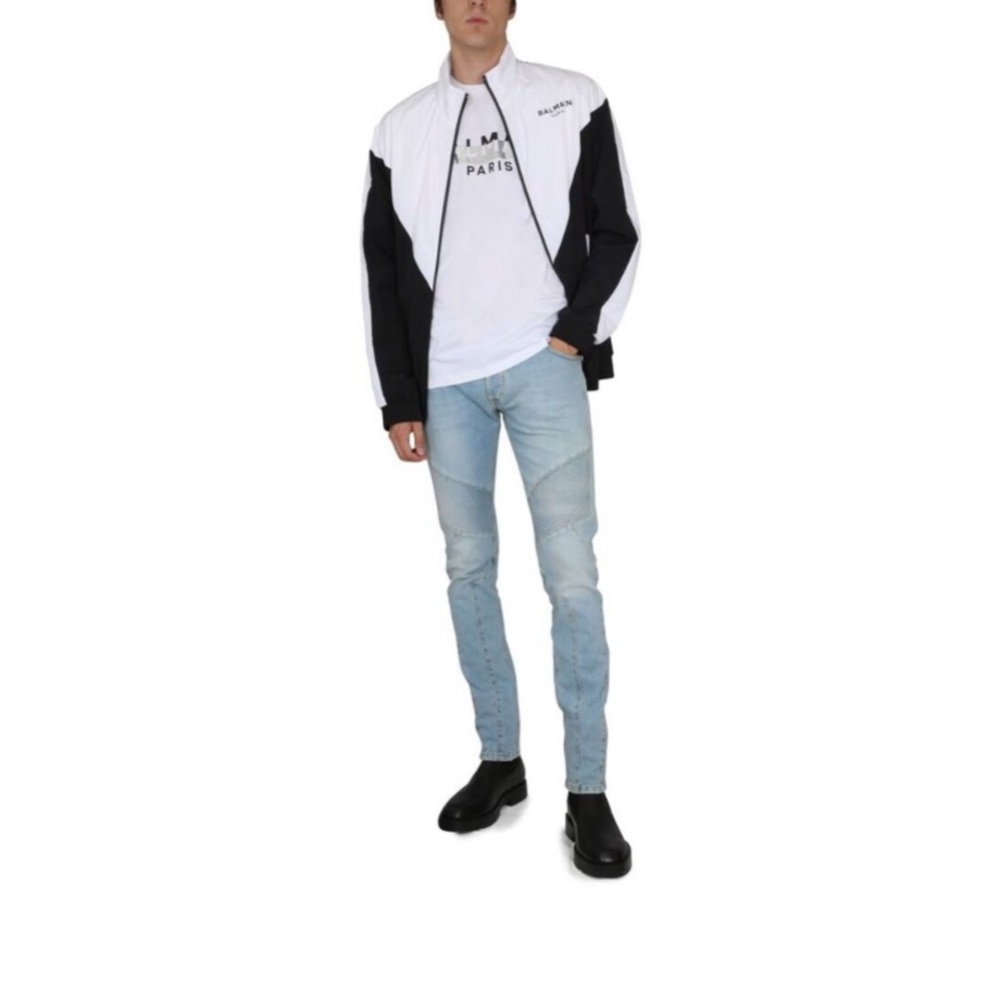 @@@Balmain Paris@@@
NYLON MULTI-CUTS TRACKJACKET - BLACK AND WHITE. SIZE: 50